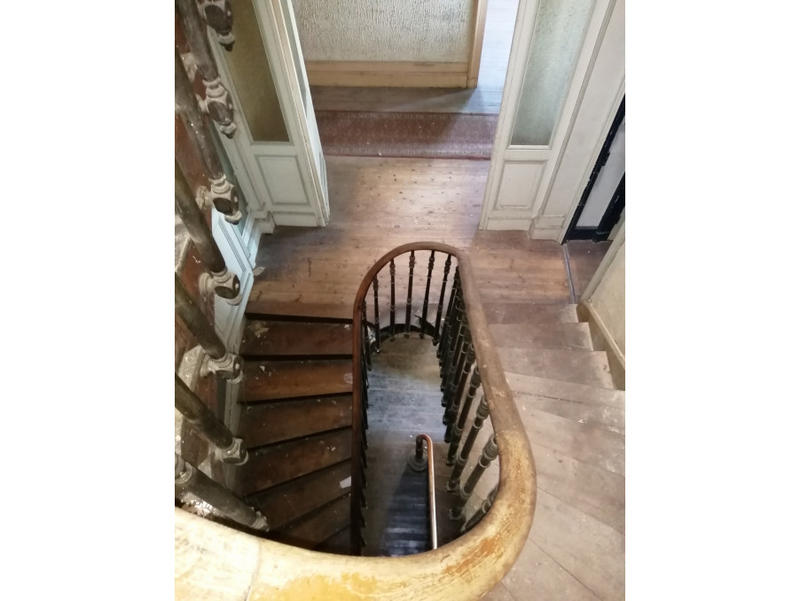 Maison - 350 m² - 11 pièces