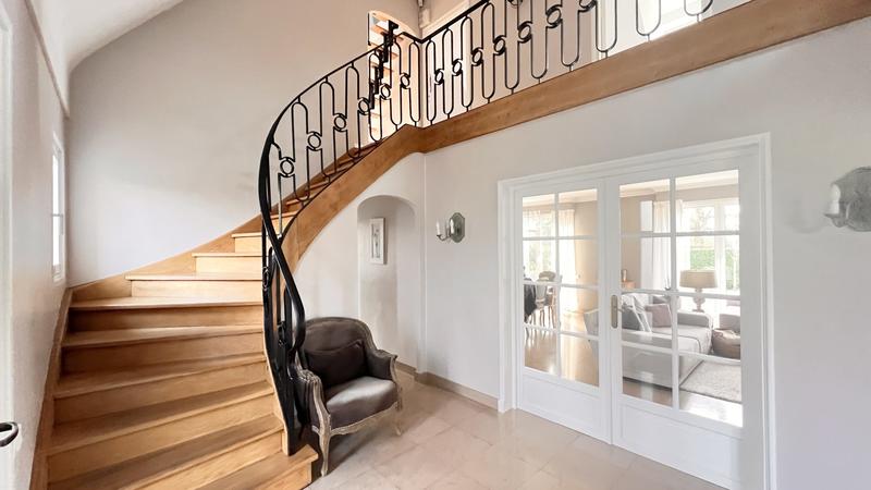 Maison - 212 m² - 8 pièces