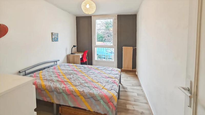 Appartement - 90 m² - 5 pièces