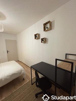 Chambre - 10 m² - 1 pièce