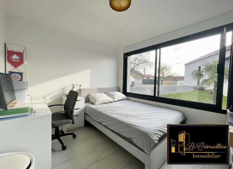 Maison - 270 m² - 9 pièces