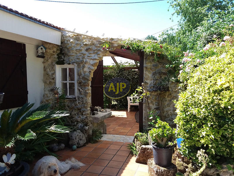 Maison - 204 m² - 6 pièces