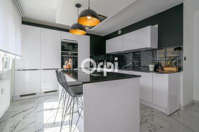 Appartement - 90 m² - 4 pièces