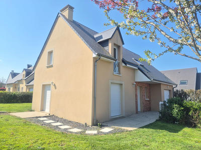 Maison - 96 m² - 5 pièces