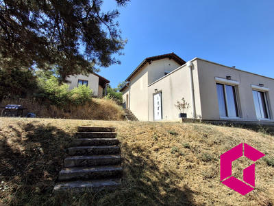 Maison - 99 m² - 4 pièces