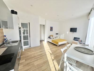 Studio - 27 m² - 1 pièce