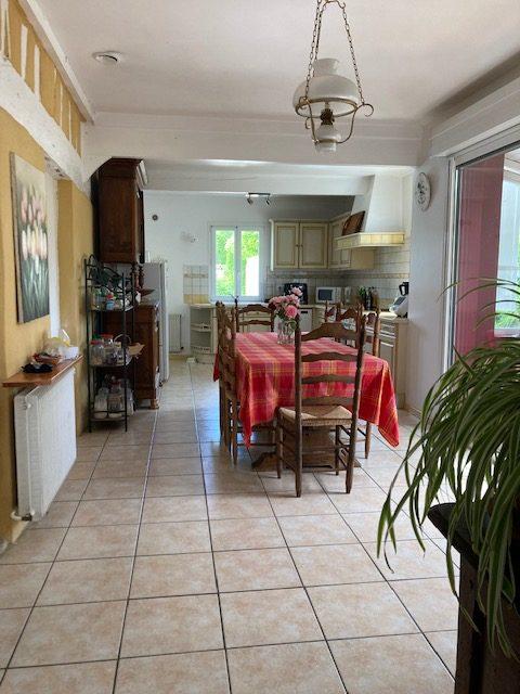 Maison - 203 m² - 10 pièces