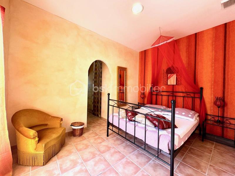 Villa - 232 m² - 8 pièces