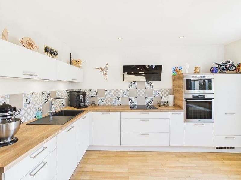 Maison - 202 m² - 5 pièces