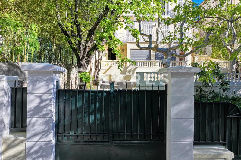 Hôtel particulier - 330 m² - 8 pièces