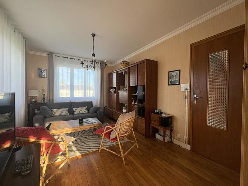 Maison - 92 m² - 6 pièces