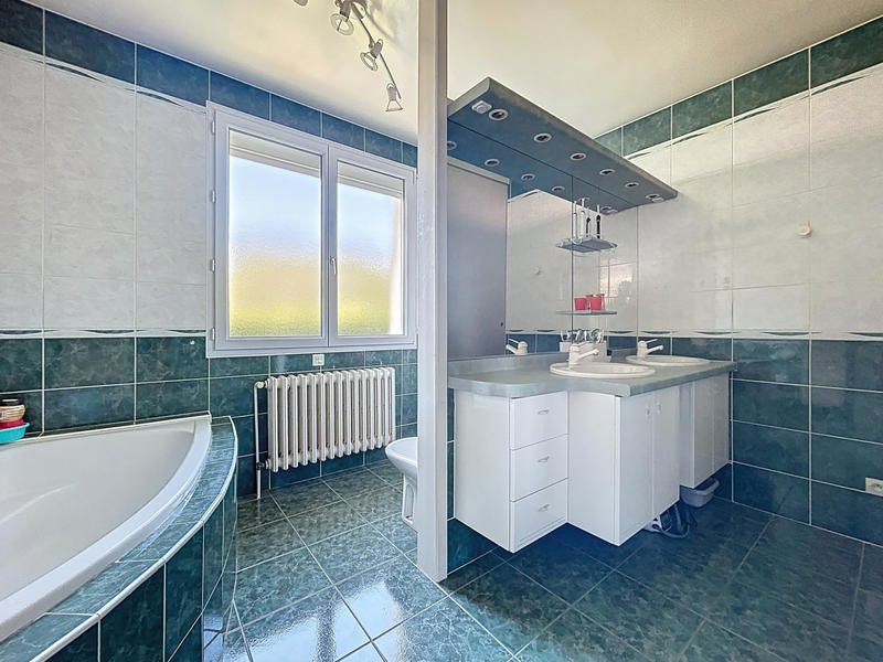 Maison - 143 m² - 7 pièces