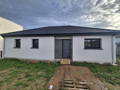 Maison - 90 m² - 5 pièces