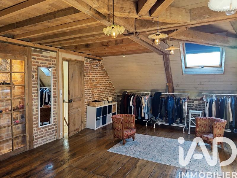 Maison - 201 m² - 7 pièces