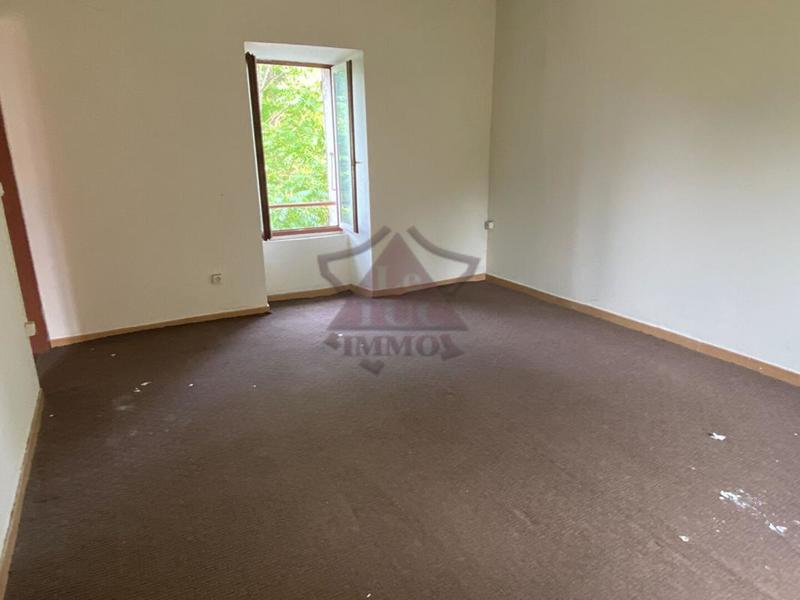 Maison - 201 m² - 9 pièces