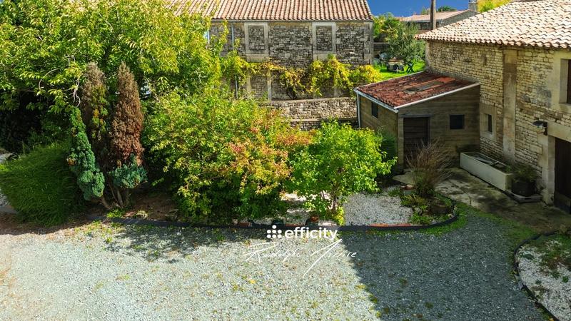 Maison - 245 m² - 11 pièces