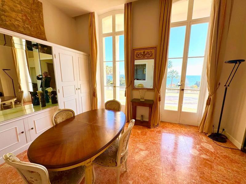 Appartement - 140 m² - 6 pièces