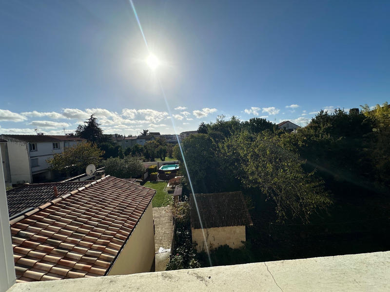 Appartement ancien - 64 m² - 4 pièces