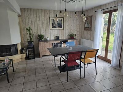 Maison - 121 m² - 8 pièces