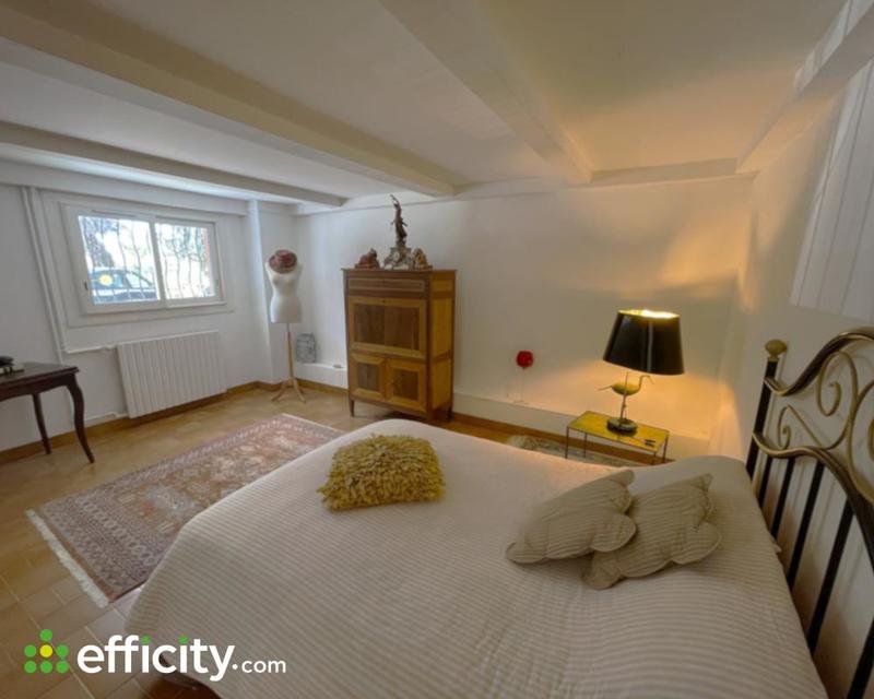 Maison - 230 m² - 11 pièces