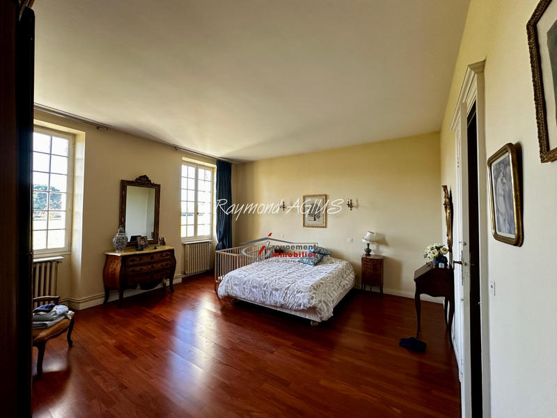 Maison - 510 m² - 11 pièces