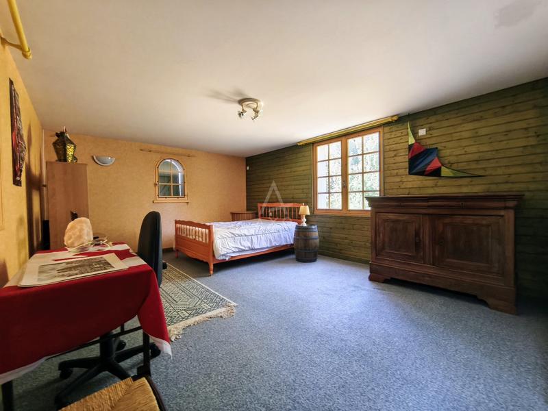 Maison - 206 m² - 10 pièces