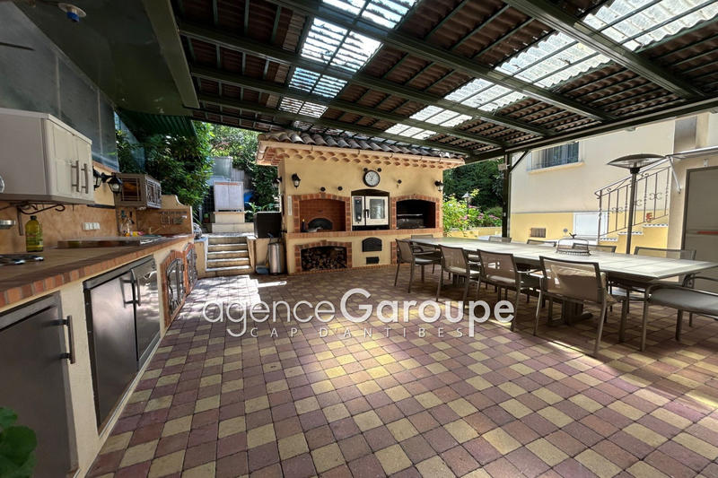 Villa - 247 m² - 7 pièces