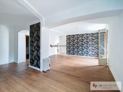 Maison - 180 m² - 8 pièces