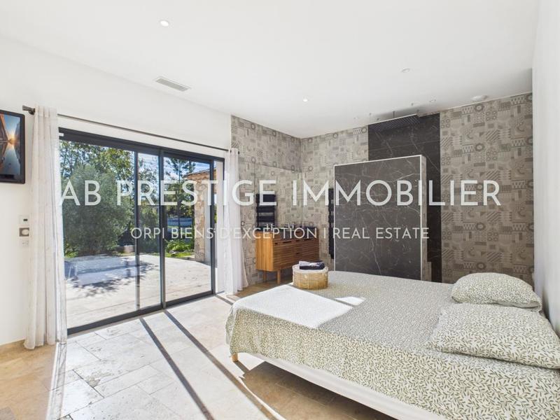 Maison - 180 m² - 5 pièces