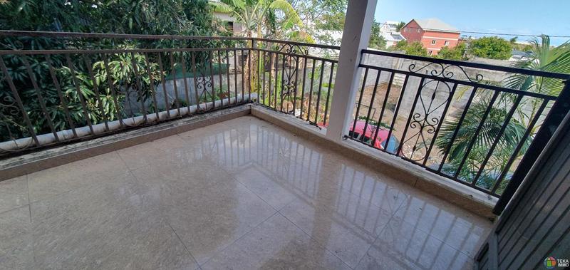 Maison jumelée - 160 m² - 6 pièces