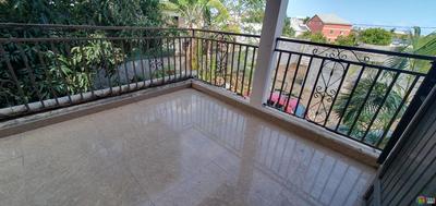 Maison jumelée - 160 m² - 6 pièces