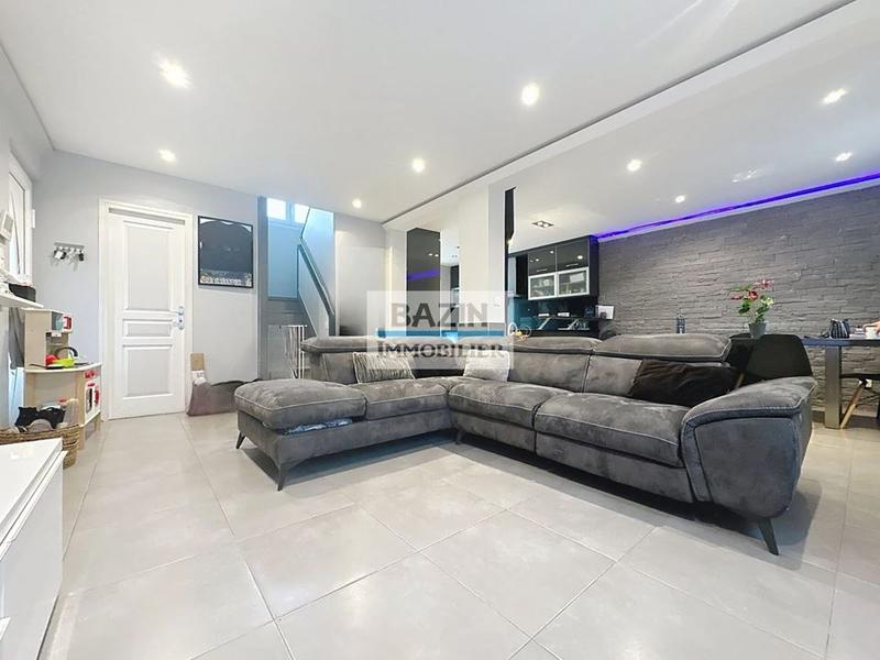 Maison traditionnelle - 96 m² - 6 pièces