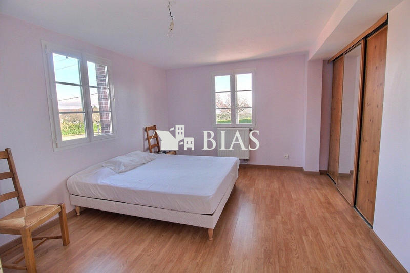 Maison - 239 m² - 7 pièces