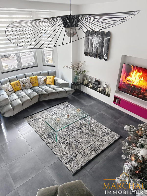 Maison - 270 m² - 12 pièces