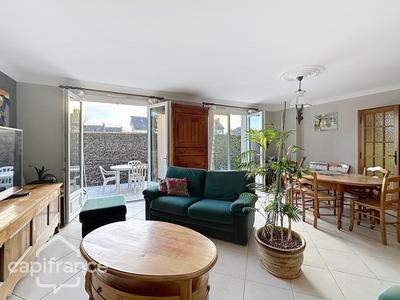 Maison - 96 m² - 4 pièces