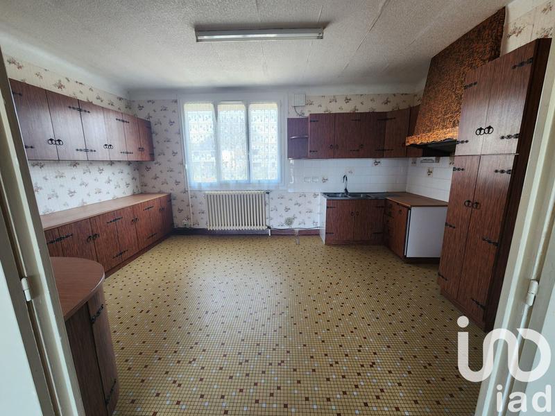 Maison - 230 m² - 12 pièces