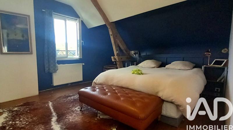 Maison - 233 m² - 9 pièces