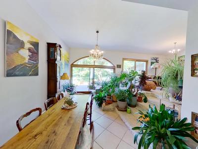 Maison traditionnelle - 248 m² - 7 pièces