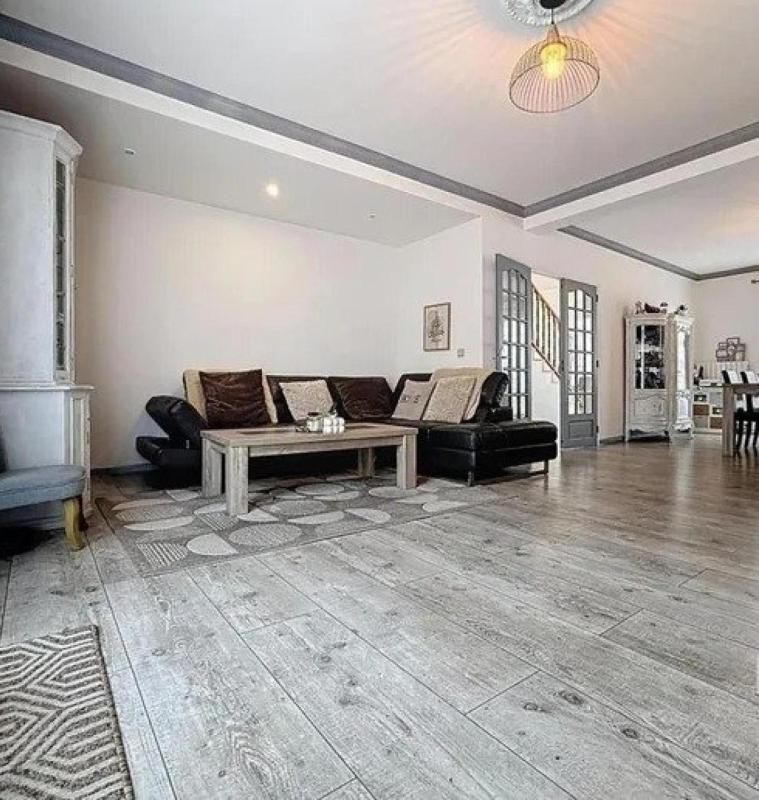 Pavillon - 184 m² - 7 pièces