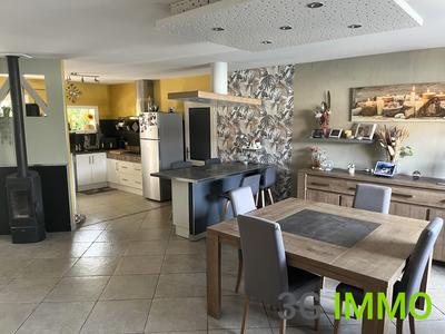 Maison - 102 m² - 4 pièces