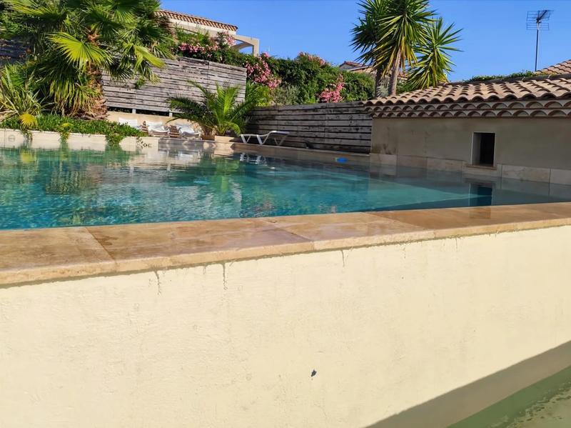 Maison - 240 m² - 9 pièces