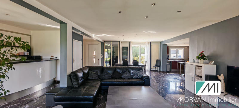 Maison traditionnelle - 147 m² - 6 pièces