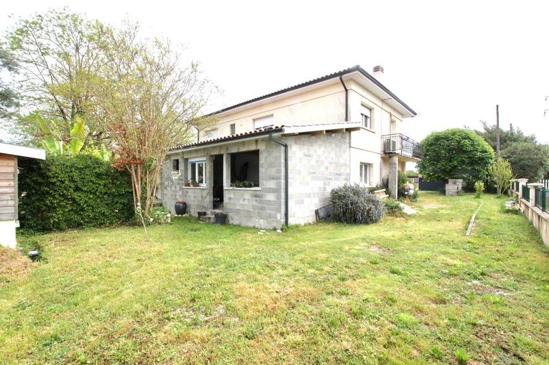Maison - 175 m² - 9 pièces