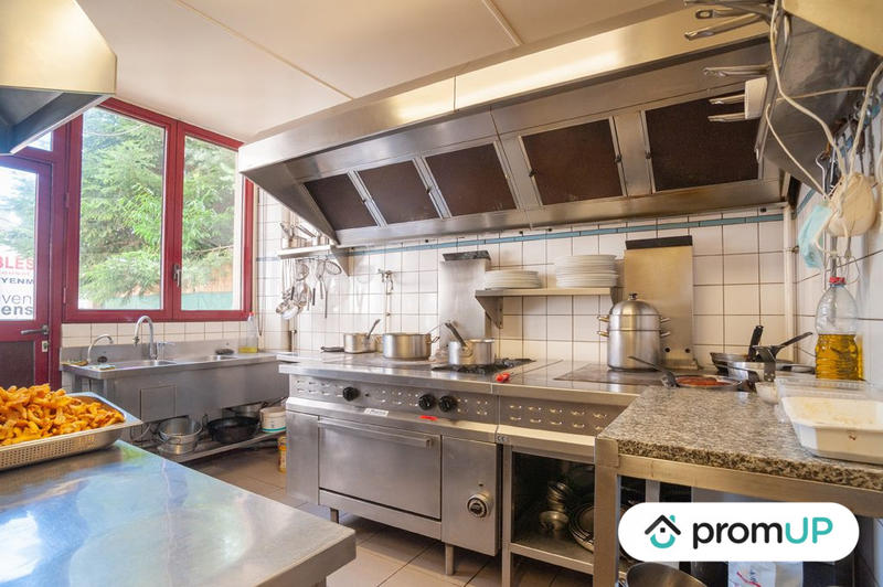 Local commercial - 250 m² - 3 pièces