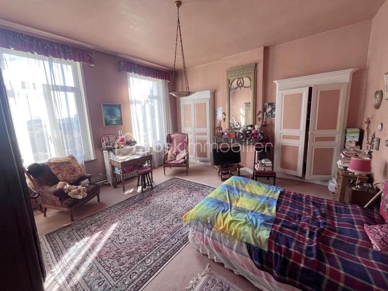 Demeure - 324 m² - 11 pièces