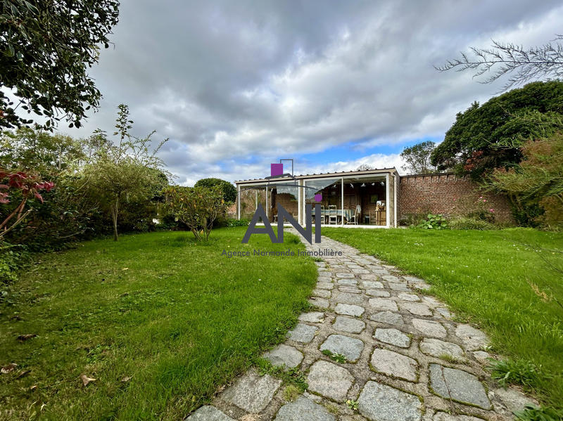 Maison - 205 m² - 9 pièces