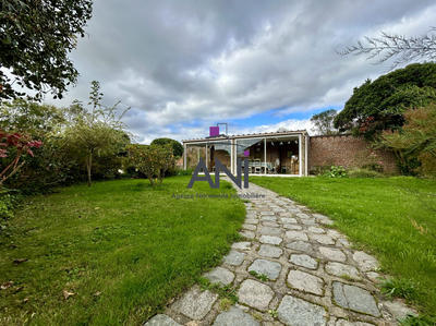 Maison - 205 m² - 9 pièces