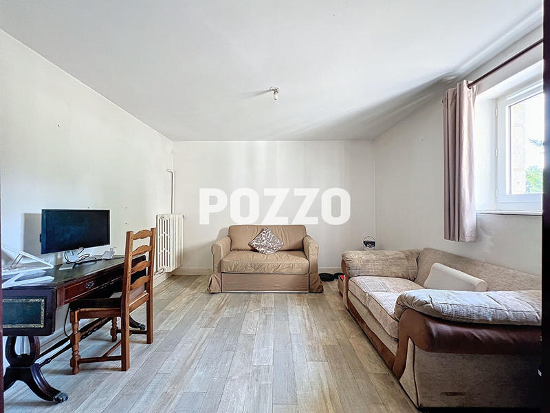 Maison - 196 m² - 10 pièces