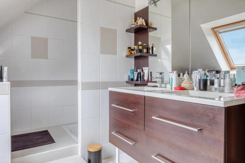 Maison - 235 m² - 7 pièces