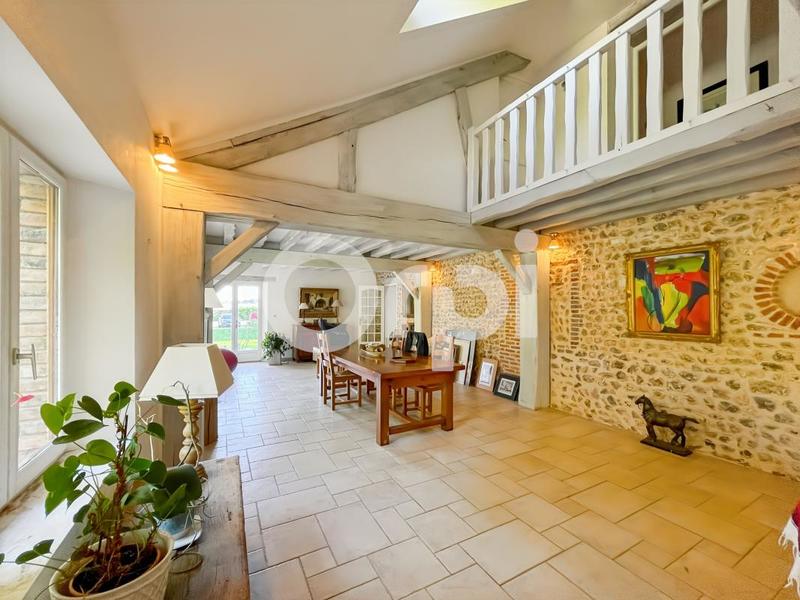 Maison - 250 m² - 7 pièces